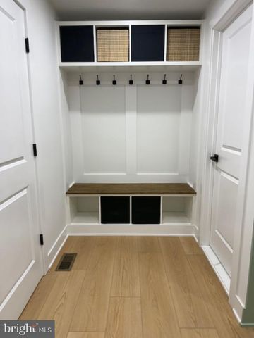 3592 BLACK ANGUS DR, Huntingdon Valley, PA 19006