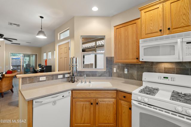 649 W Calle Media Luz, Sahuarita, AZ 85629