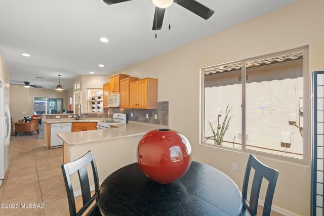 649 W Calle Media Luz, Sahuarita, AZ 85629