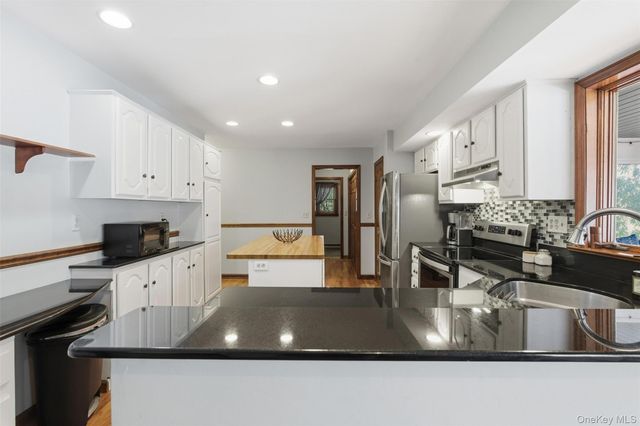 9 Sachs Court, Hopewell Junction, NY 12533