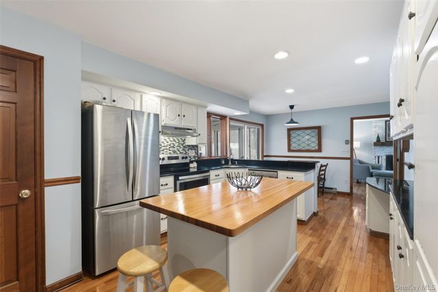 9 Sachs Court, Hopewell Junction, NY 12533