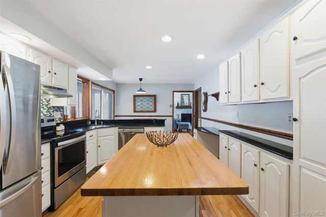 9 Sachs Court, Hopewell Junction, NY 12533