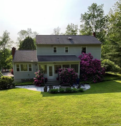 9 Sachs Court, Hopewell Junction, NY 12533