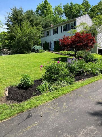 9 Sachs Court, Hopewell Junction, NY 12533