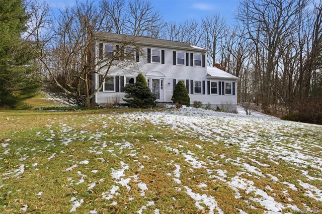 9 Sachs Court, Hopewell Junction, NY 12533