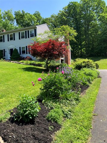 9 Sachs Court, Hopewell Junction, NY 12533