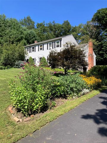 9 Sachs Court, Hopewell Junction, NY 12533