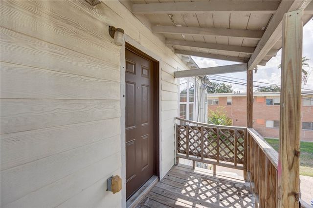 2437 Nemec St, Corpus Christi, TX 78415