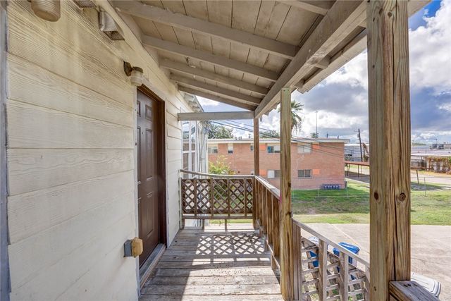 2437 Nemec St, Corpus Christi, TX 78415