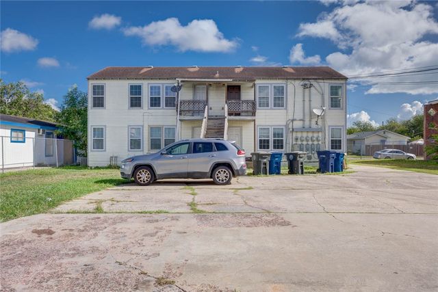 2437 Nemec St, Corpus Christi, TX 78415