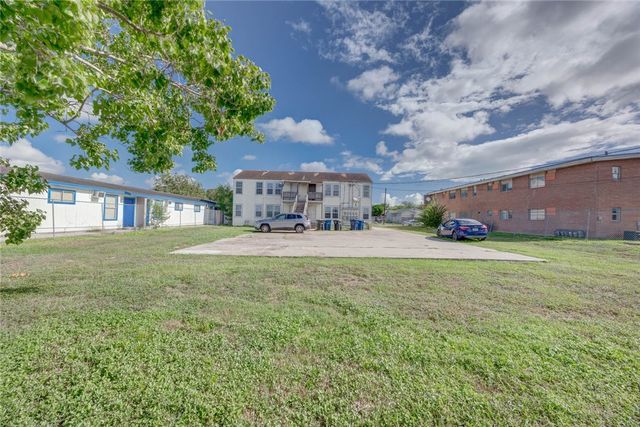 2437 Nemec St, Corpus Christi, TX 78415
