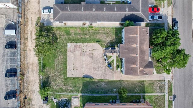 2437 Nemec St, Corpus Christi, TX 78415