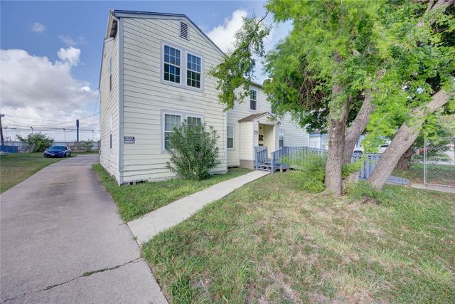 2437 Nemec St, Corpus Christi, TX 78415