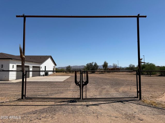 22227 W DIXILETA Drive, Wittmann, AZ 85361