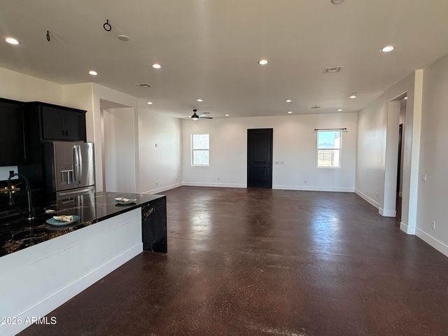 22227 W DIXILETA Drive, Wittmann, AZ 85361