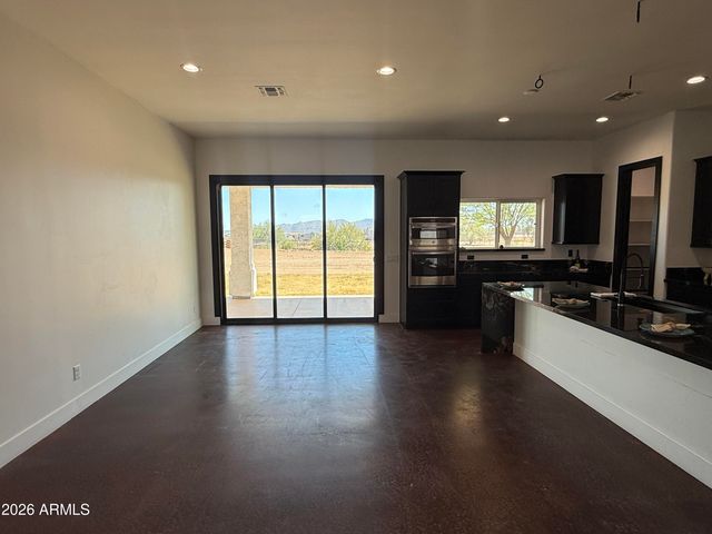22227 W DIXILETA Drive, Wittmann, AZ 85361