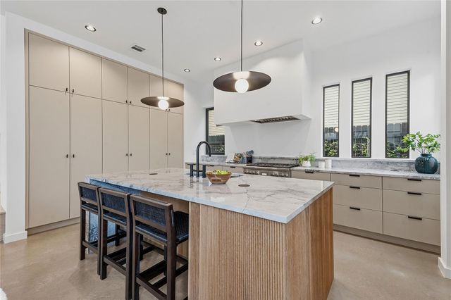 5001 Lynnwood ST, Austin, TX 78756