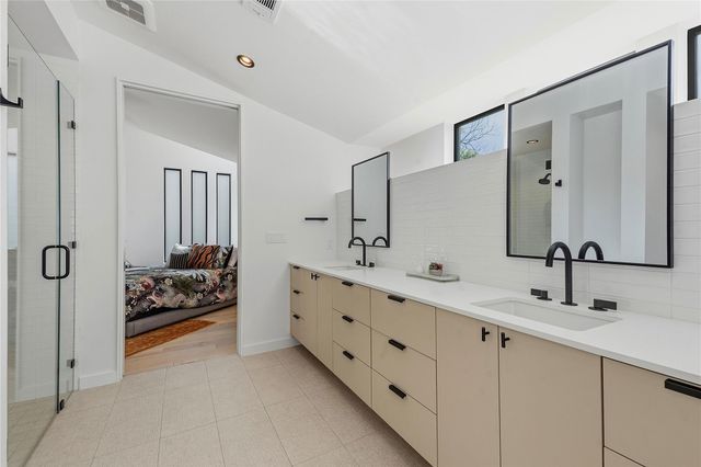 5001 Lynnwood ST, Austin, TX 78756