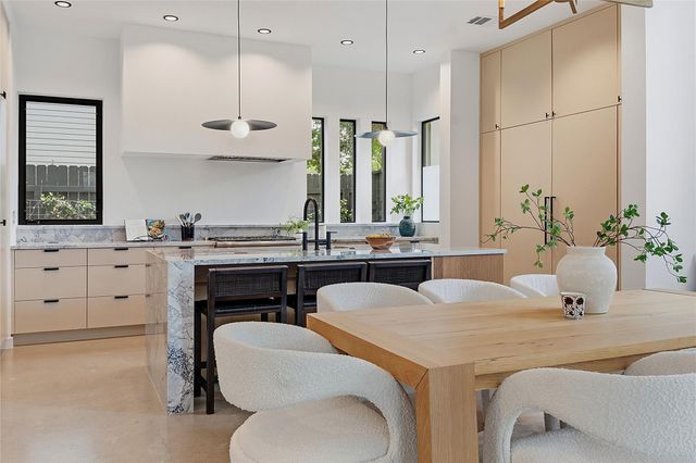 5001 Lynnwood ST, Austin, TX 78756