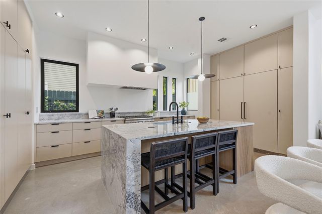 5001 Lynnwood ST, Austin, TX 78756