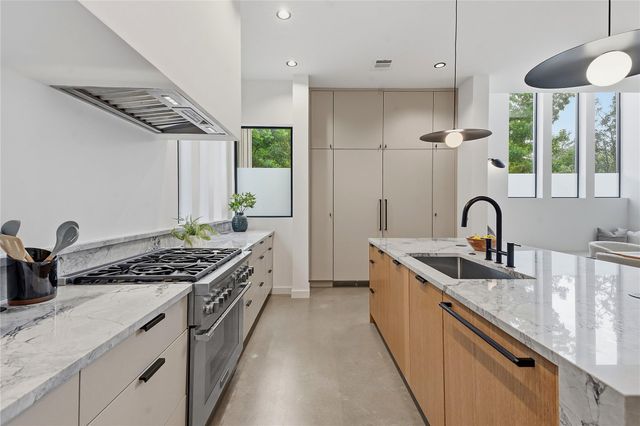 5001 Lynnwood ST, Austin, TX 78756