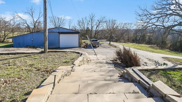 414 S 98th Street, Edwardsville, KS 66111