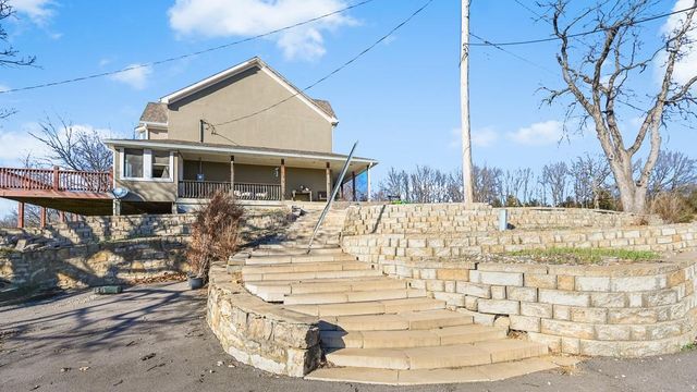414 S 98th Street, Edwardsville, KS 66111