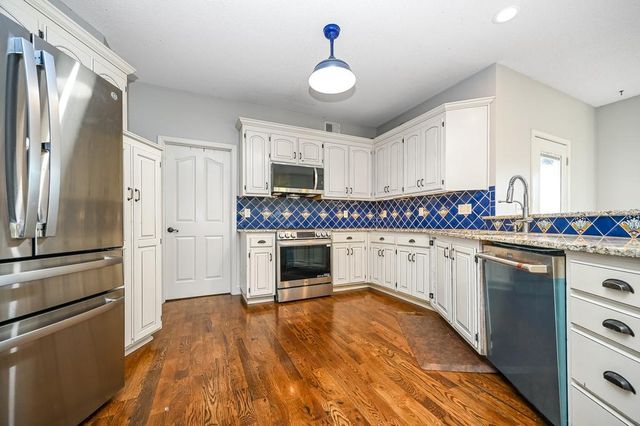 414 S 98th Street, Edwardsville, KS 66111