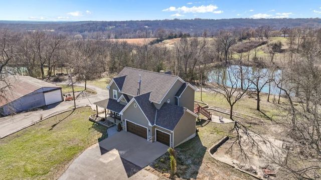 414 S 98th Street, Edwardsville, KS 66111