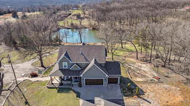 414 S 98th Street, Edwardsville, KS 66111