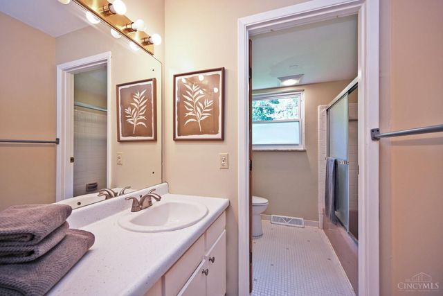12193 Bath Court, Sharonville, OH 45241