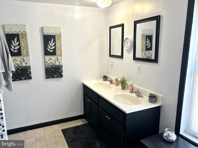 615 FREDERICK ST, Hanover, PA 17331