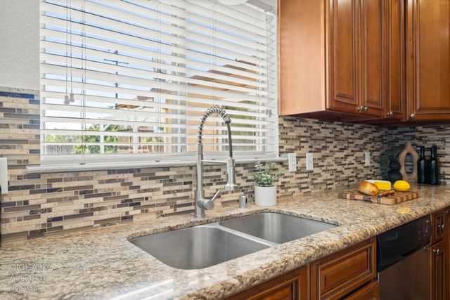 8004 Lichen Dr, Citrus Heights, CA 95621