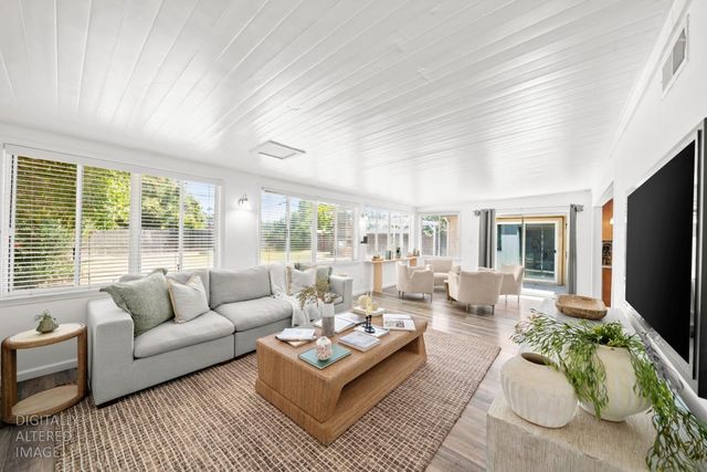 8004 Lichen Dr, Citrus Heights, CA 95621