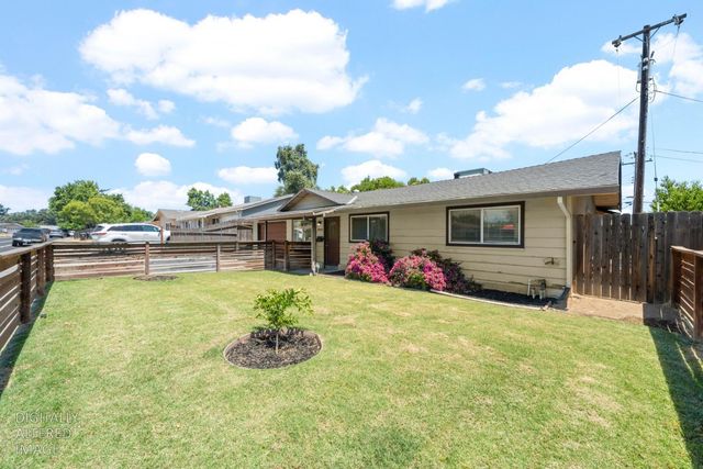 8004 Lichen Dr, Citrus Heights, CA 95621
