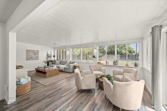 8004 Lichen Dr, Citrus Heights, CA 95621
