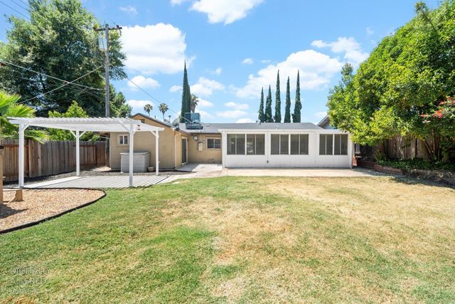 8004 Lichen Dr, Citrus Heights, CA 95621