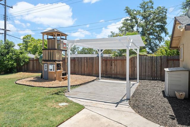 8004 Lichen Dr, Citrus Heights, CA 95621