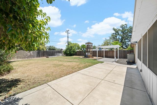 8004 Lichen Dr, Citrus Heights, CA 95621