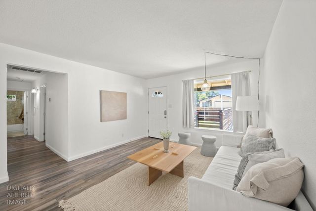 8004 Lichen Dr, Citrus Heights, CA 95621