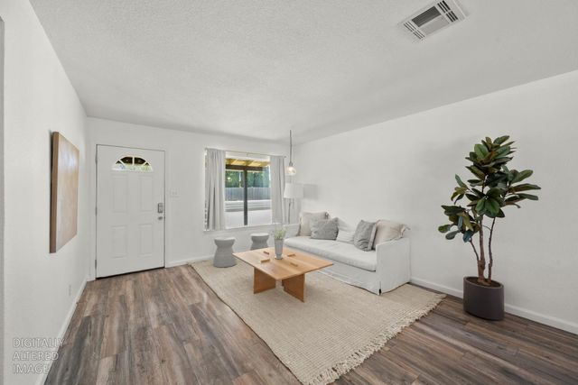 8004 Lichen Dr, Citrus Heights, CA 95621