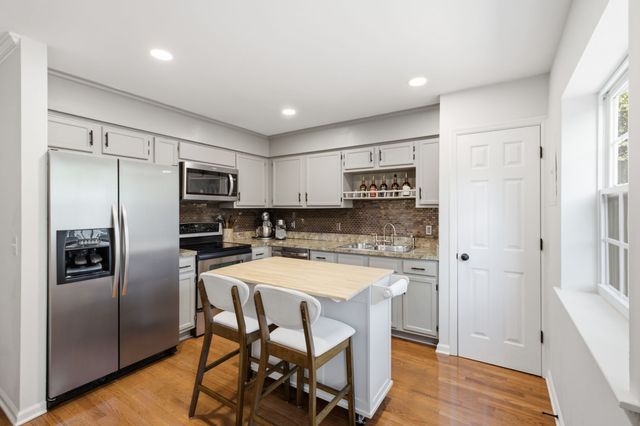 200 N Royal Oaks Blvd Apt C1, Franklin, TN 37067