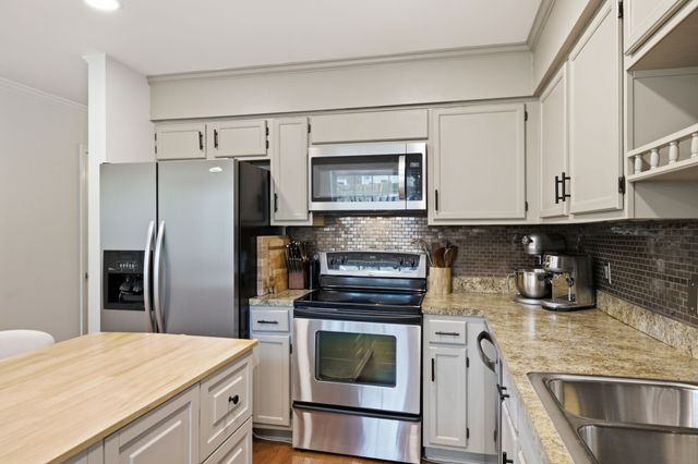 200 N Royal Oaks Blvd Apt C1, Franklin, TN 37067