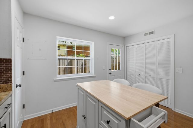 200 N Royal Oaks Blvd Apt C1, Franklin, TN 37067