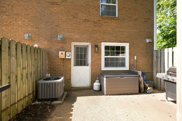 200 N Royal Oaks Blvd Apt C1, Franklin, TN 37067