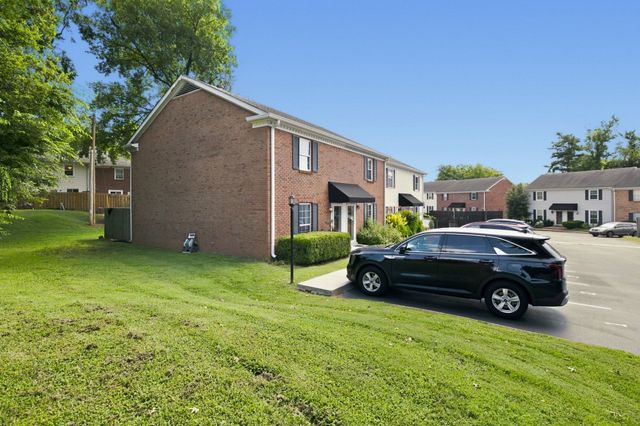 200 N Royal Oaks Blvd Apt C1, Franklin, TN 37067