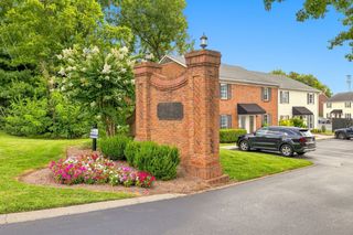 200 N Royal Oaks Blvd Apt C1, Franklin, TN 37067
