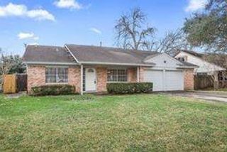 5228 E E Bayou Drive, Dickinson, TX 77539