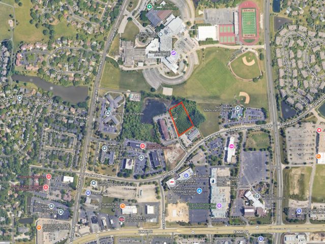 740 COURTYARD Drive, St. Charles, IL 60174