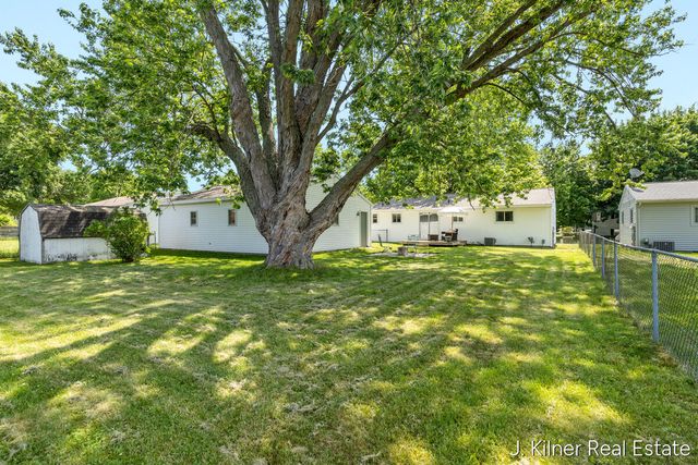 1500 Carol Lynne Drive, Lowell City, MI 49331